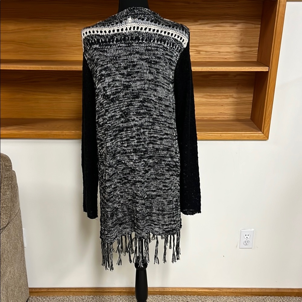 🍀6/$20 Energe Black and Gray Cardigan with Elegant Fringe - Picture 7 of 7